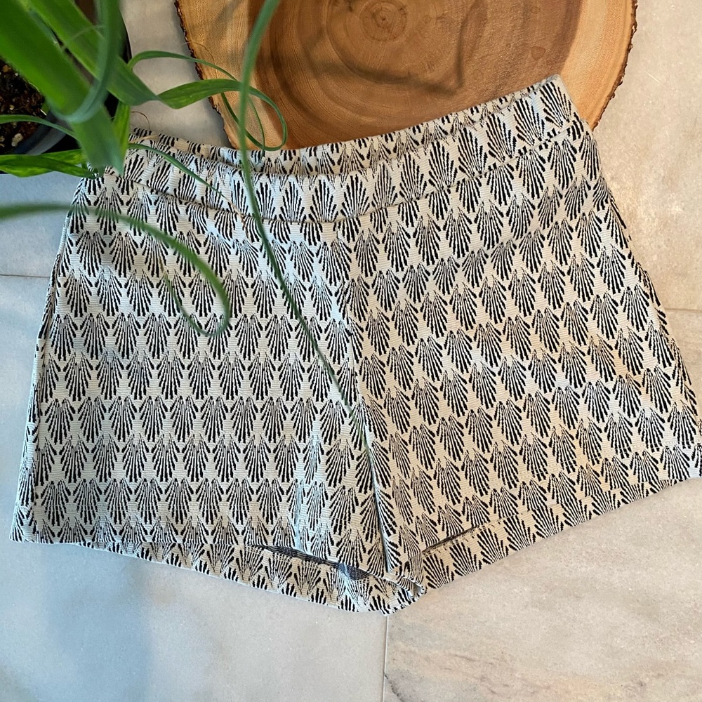 🎉HP🎉 NWOT ZARA HIGH WAIST PULL-UP SHORTS